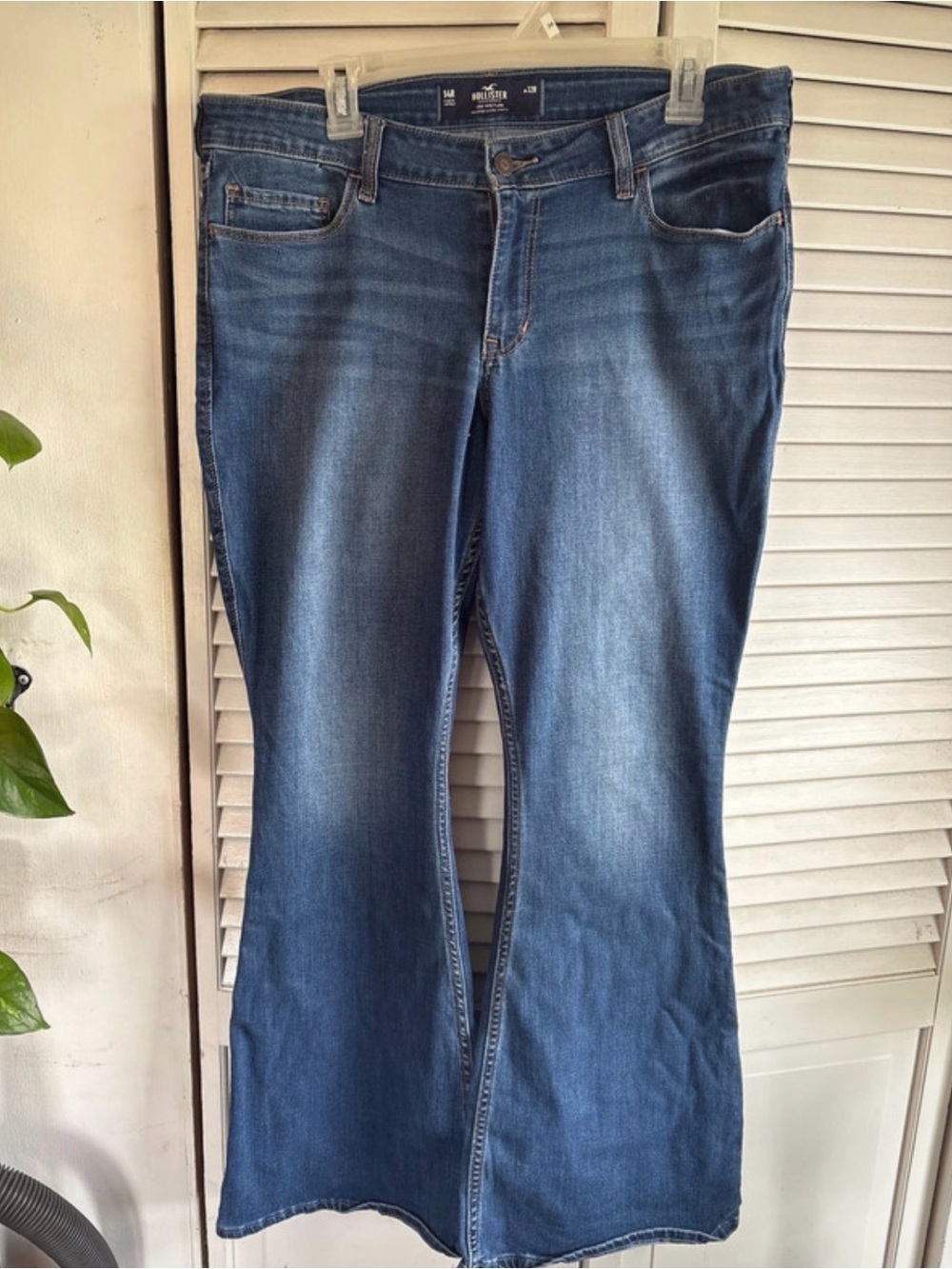 Hollister Women’s Flare Jeans - Medium Blue